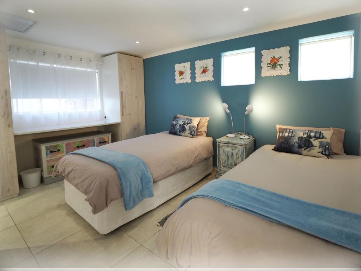 Waterland Lodge Hout Bay Extérieur photo